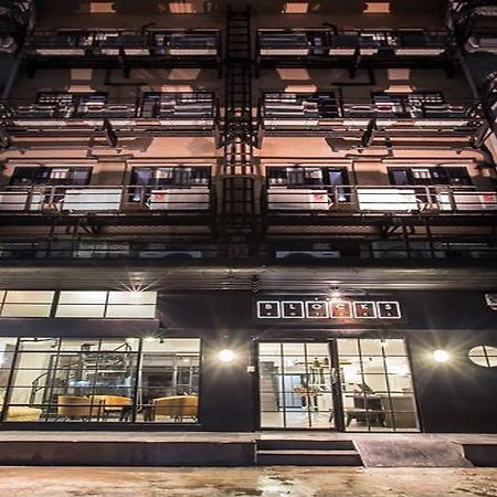 The Blocks Hostel Sukhumvit 10 Bangkok Exterior photo