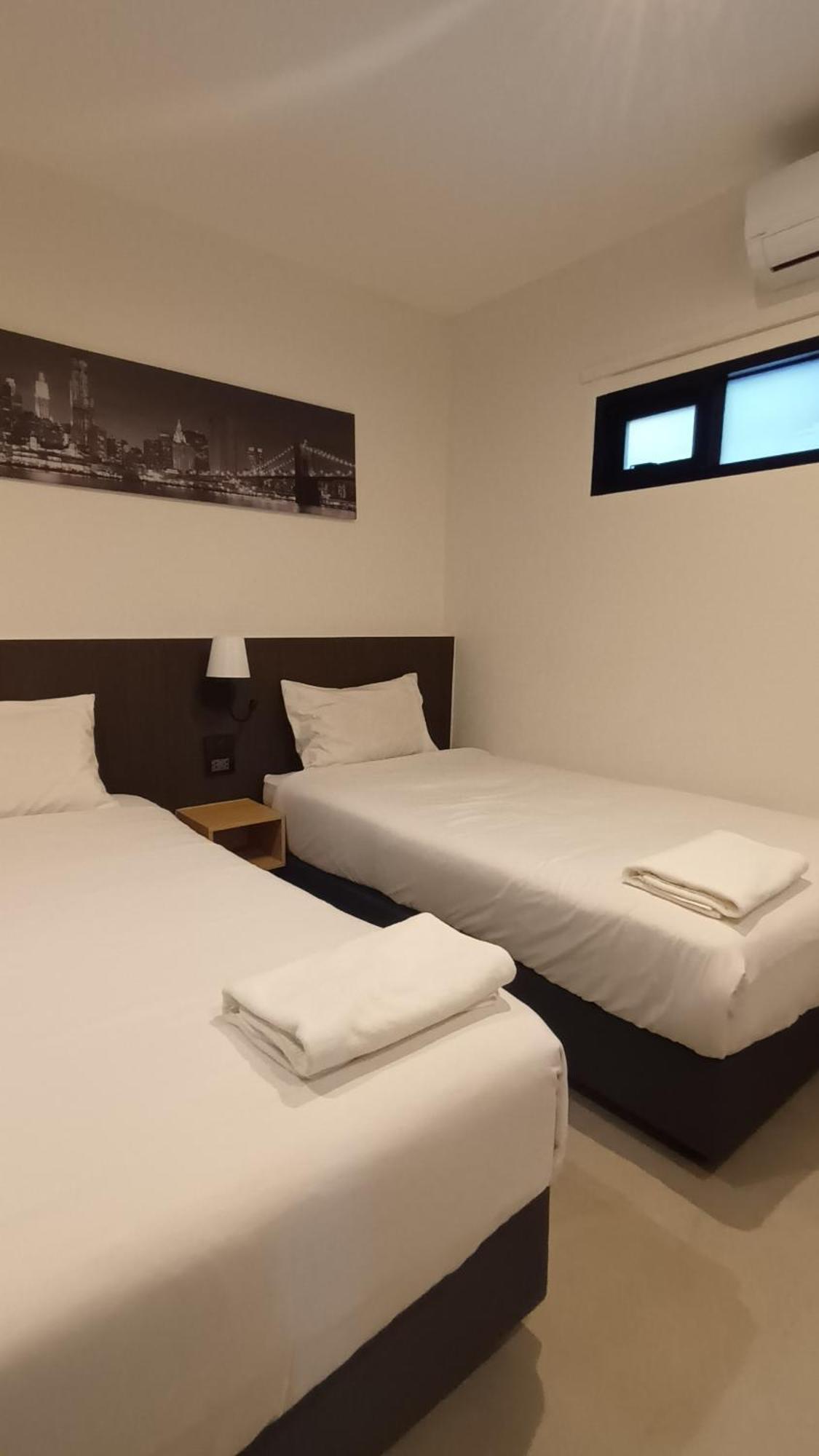 The Blocks Hostel Sukhumvit 10 Bangkok Exterior photo