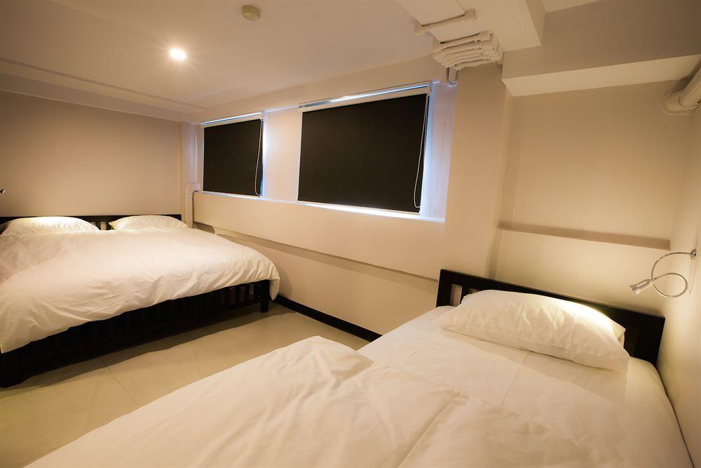 The Blocks Hostel Sukhumvit 10 Bangkok Exterior photo