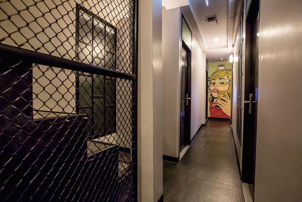 The Blocks Hostel Sukhumvit 10 Bangkok Exterior photo